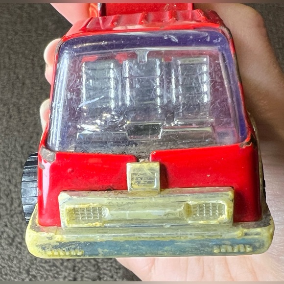 1992 Vintage Tonka Fire Truck Engine with Ladder Metal & Plastic Vehicle Toy - Picture 7 of 12